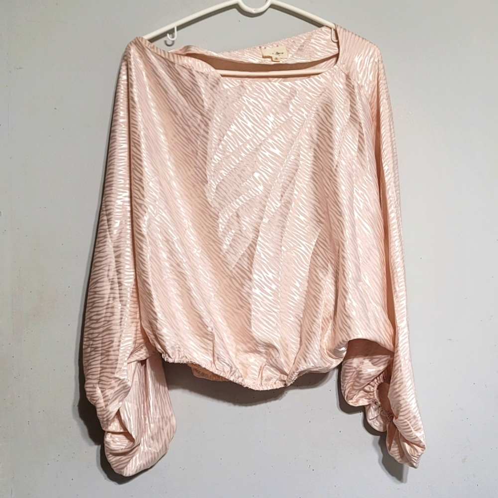 Womens Top 143 Story Cream Silky Satin Blouse Size Medium Boho Office Beautiful